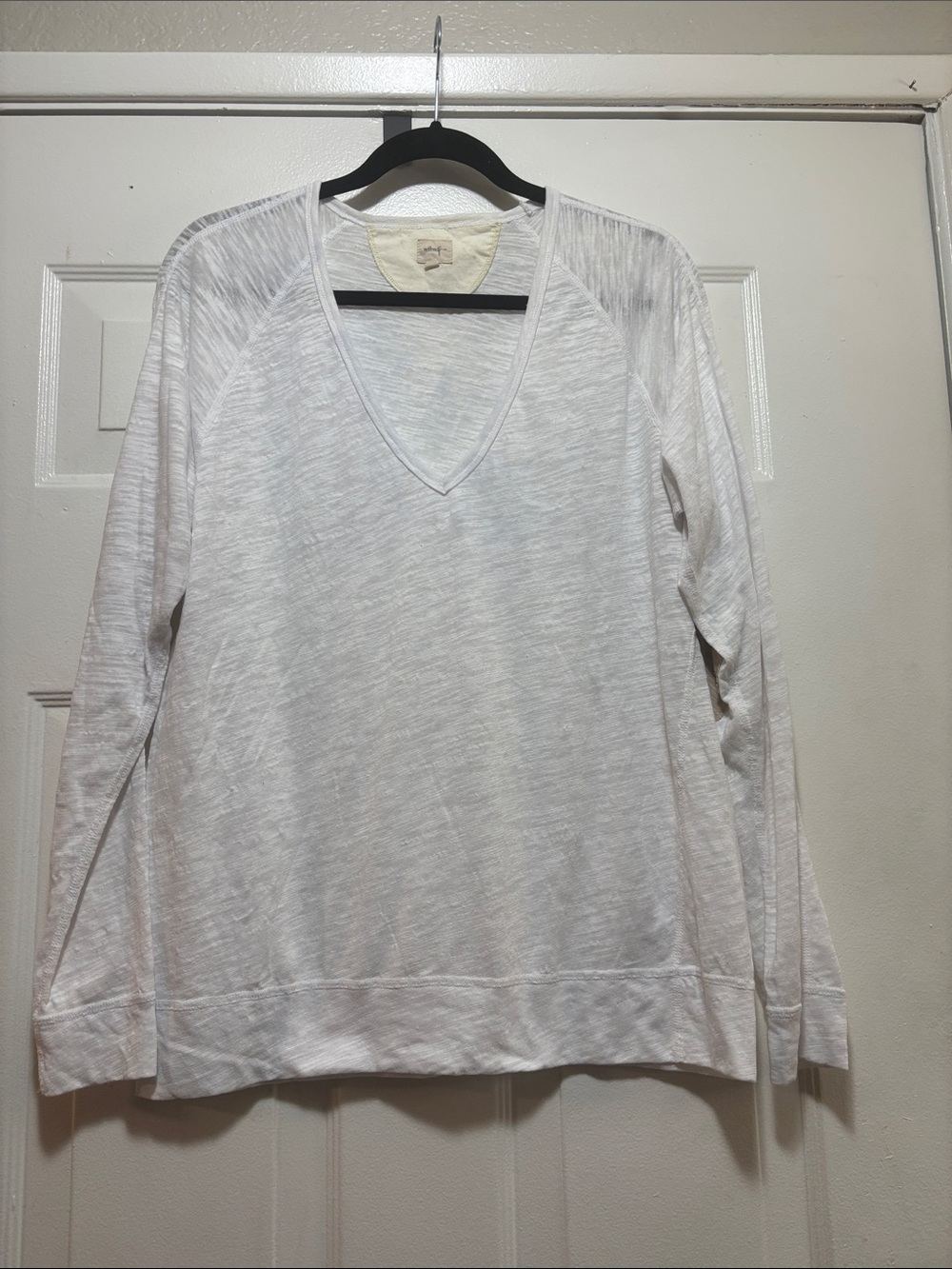 Wilfred White V-Neck Lightweight Slub Knit Top